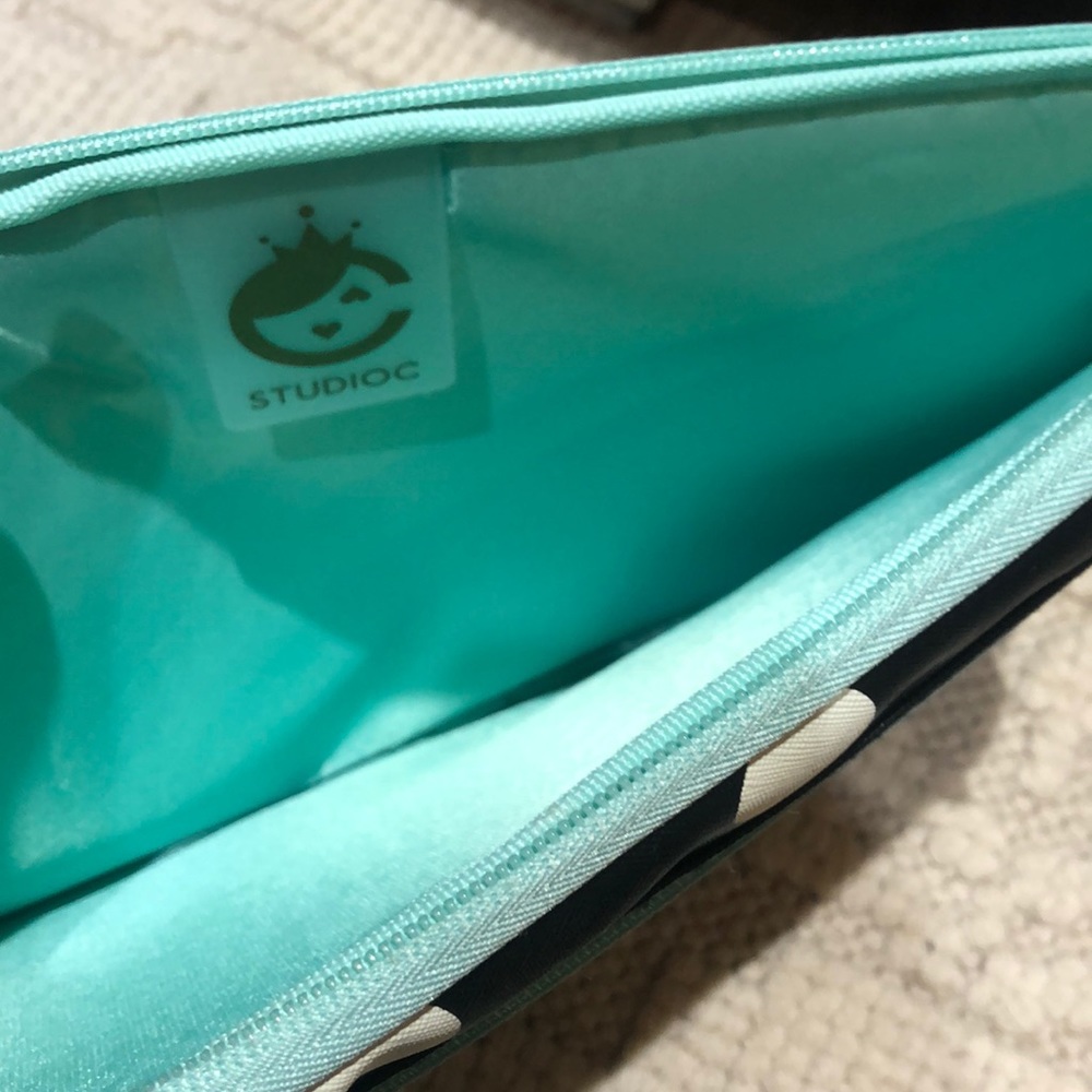 Laptop case - Picture 2 of 2